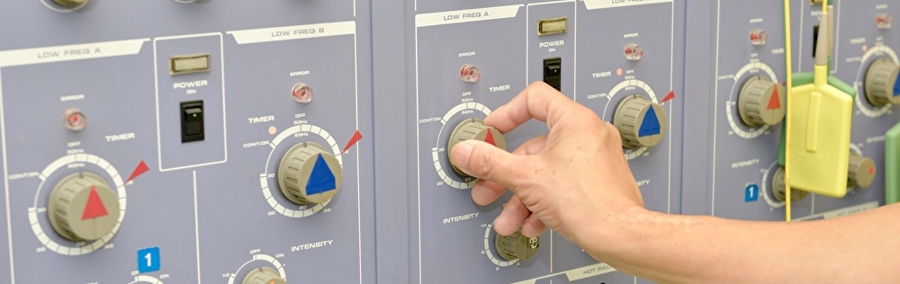 接骨院　整骨院　低周波治療器　微弱電流治療器